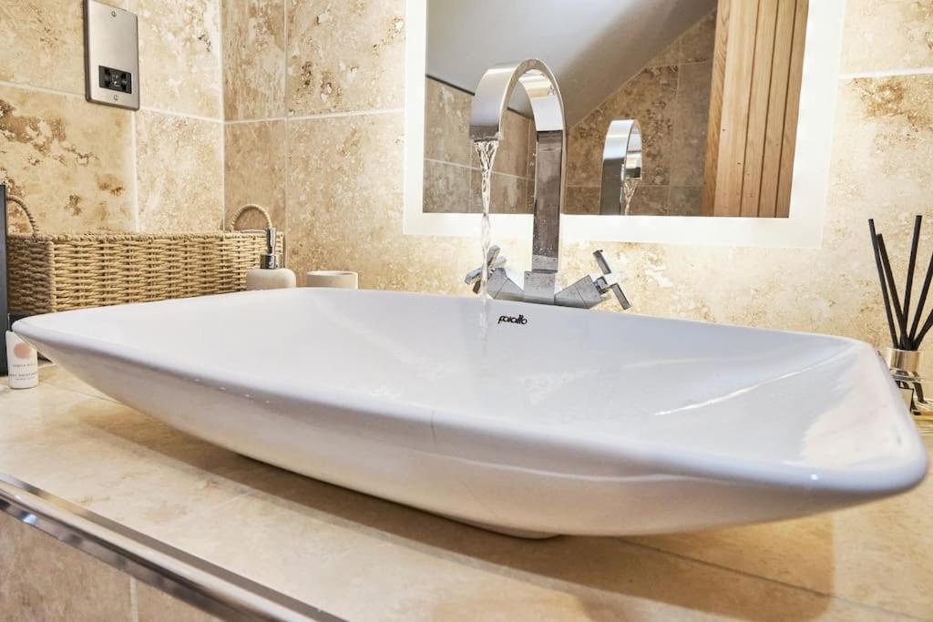 The Chase, Luxury Hot Tub Retreat, Pets Welcomed Dipton Exteriér fotografie